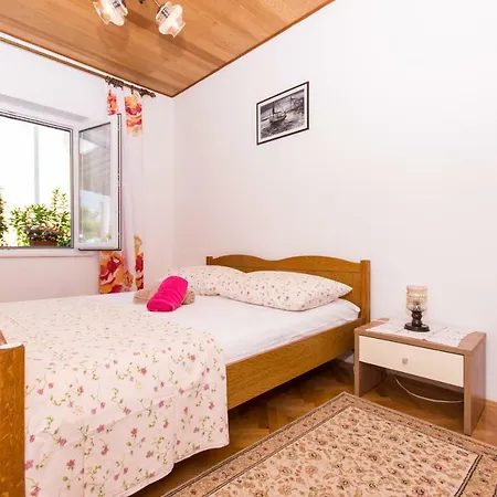 Maja Apartment *