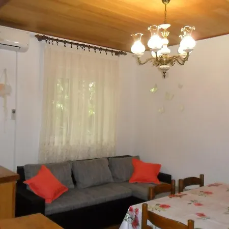 Apartment Maja